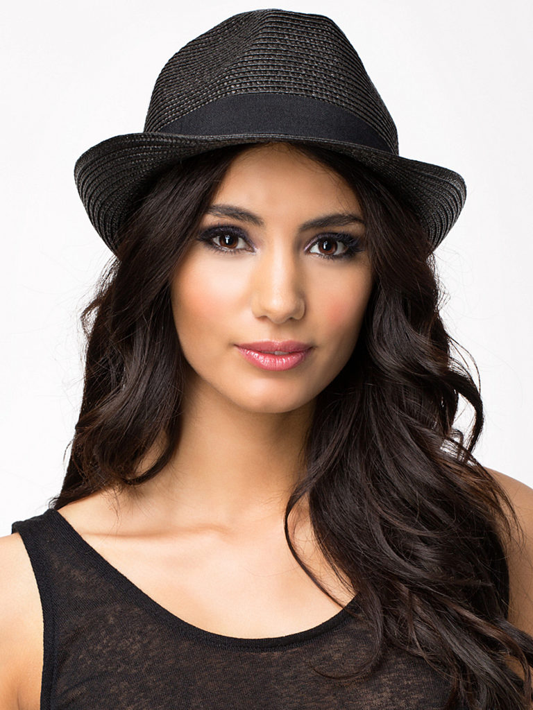 FASHION DEMO ACCESSORIES